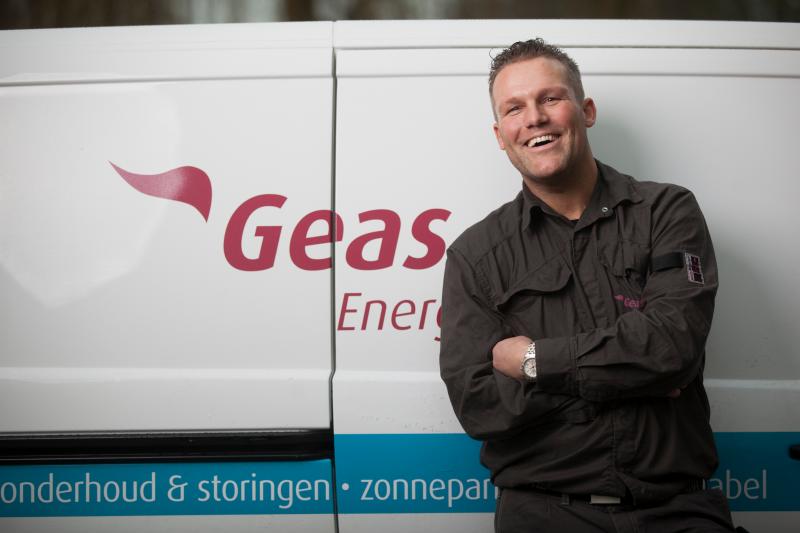Service monteur voor werkbus